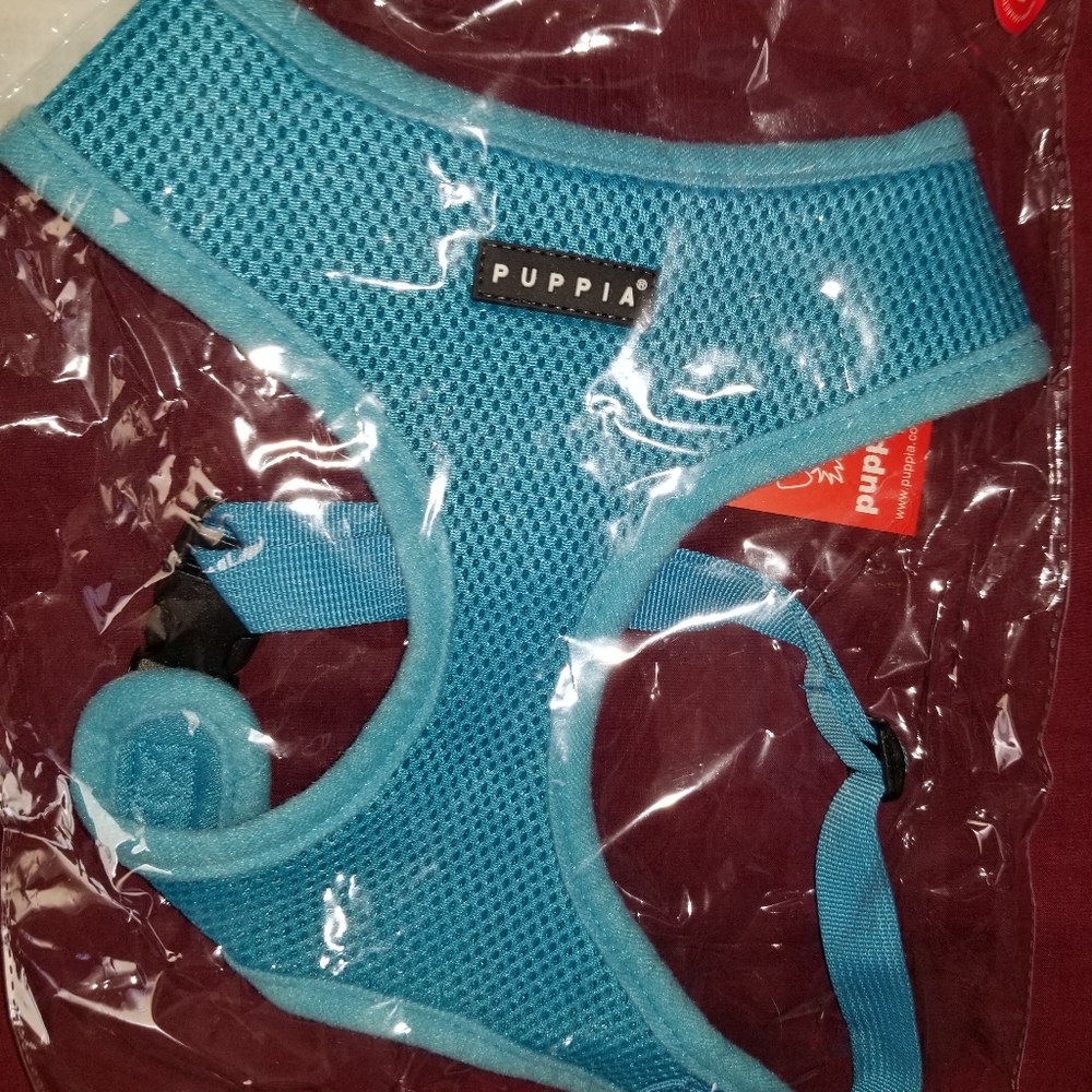 Large dog harness (runs small)